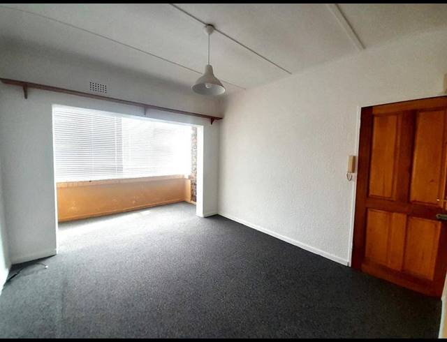 2 BEDROOM APARTMENT FOR SALE IN FISH HOEK